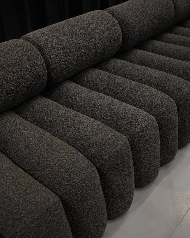 Fauteuil design en tissu bouclé taupe foncé Foku - 101 COPENHAGEN