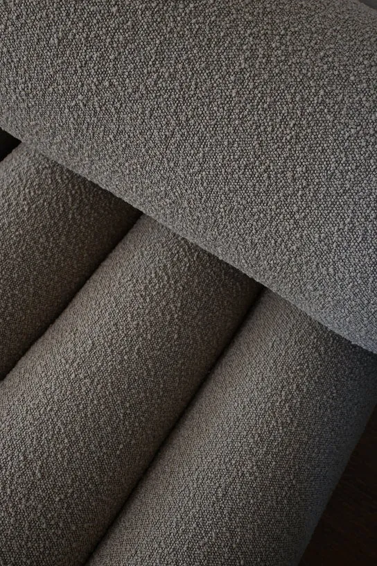 Fauteuil design en tissu bouclé taupe foncé Foku - 101 COPENHAGEN