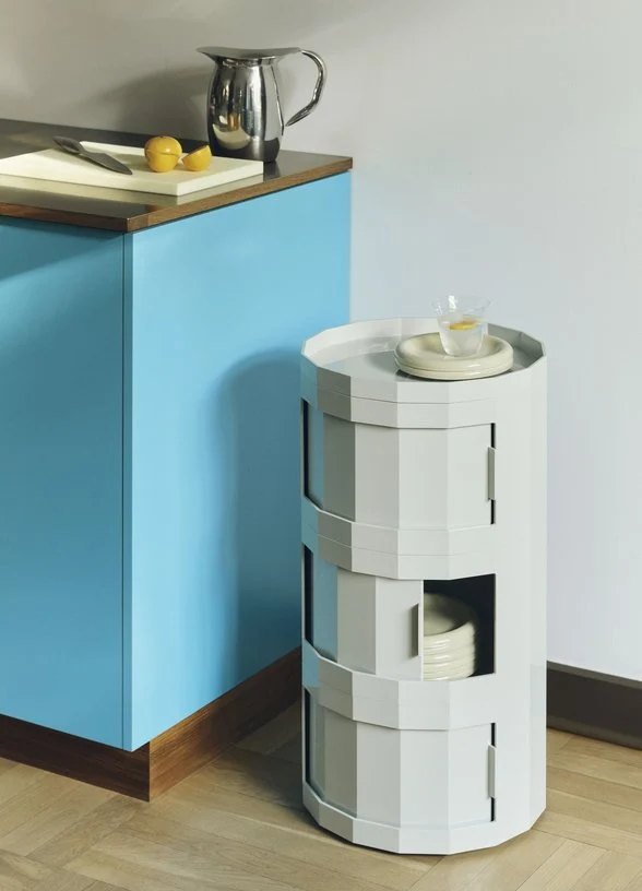 Table de chevet en plastique recyclé bordeaux 3 portes 38x71cm Facet - HAY