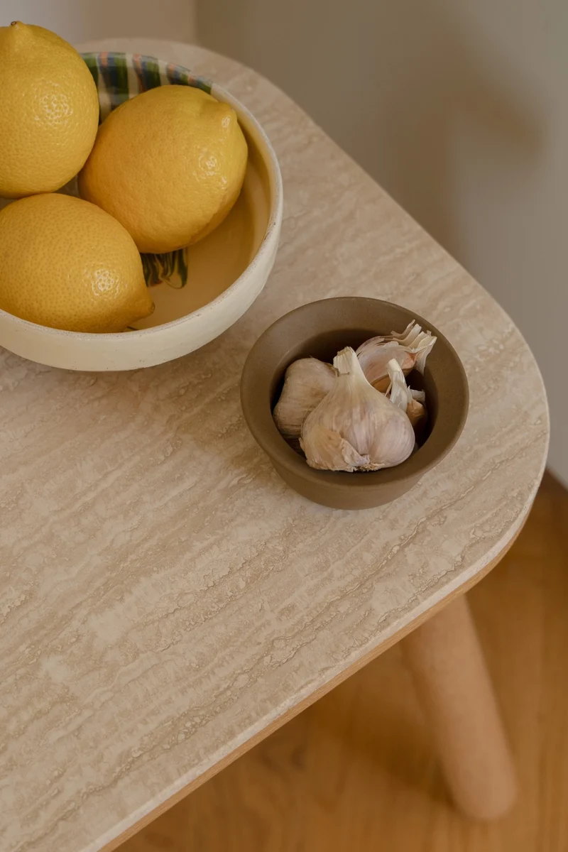 Table d'appoint en chêne et travertin 35x50x43cm Paff - Umage