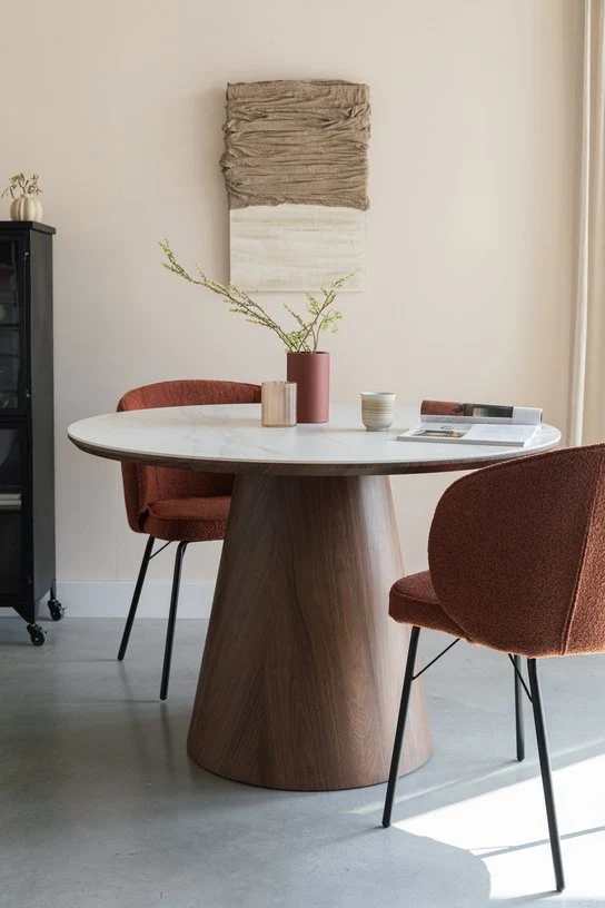 Table à manger ronde en bois de noyer et pierre blanche 115cm Octave - The Cool Republic