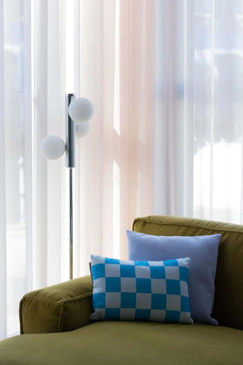 Coussin carré en laine bleu clair 60x60cm Cleo - Fest Amsterdam