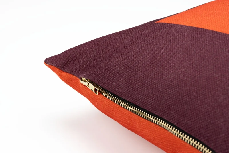 Coussin carré en tissu rouge bordeaux et rose poudré 45x45cm Square - Fest Amsterdam