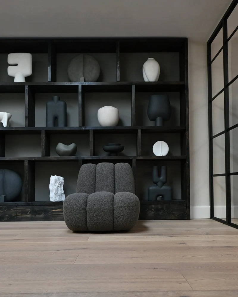 Fauteuil design en tissu bouclé taupe foncé Toe - 101 COPENHAGEN