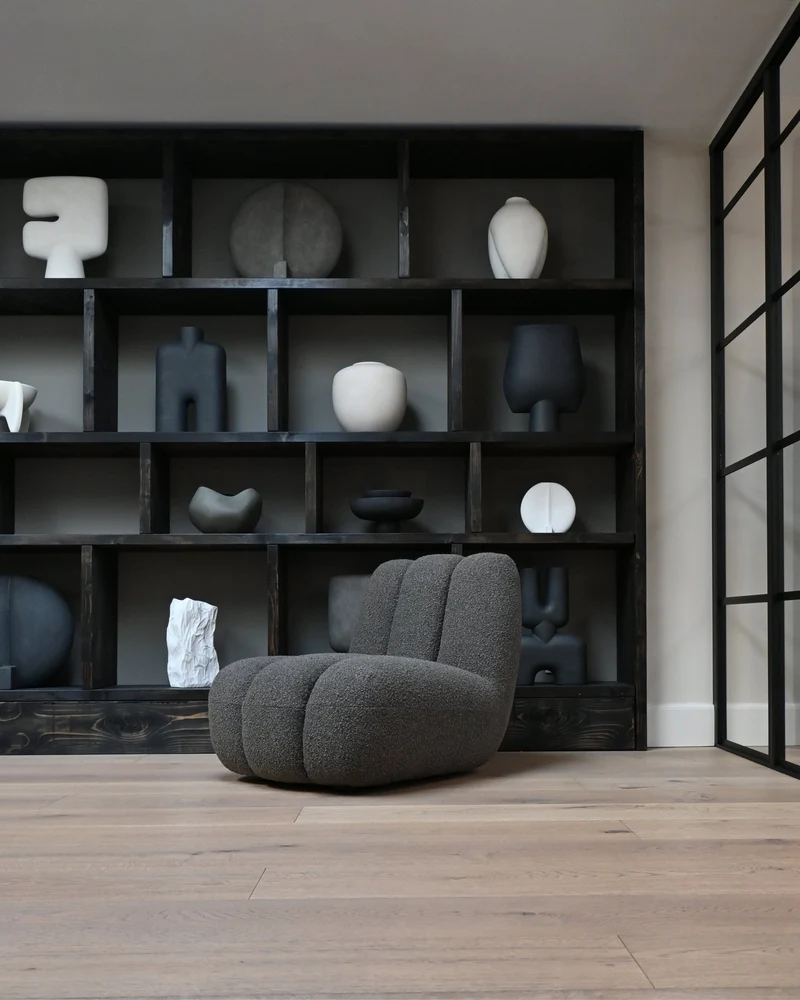 Fauteuil design en tissu bouclé taupe foncé Toe - 101 COPENHAGEN