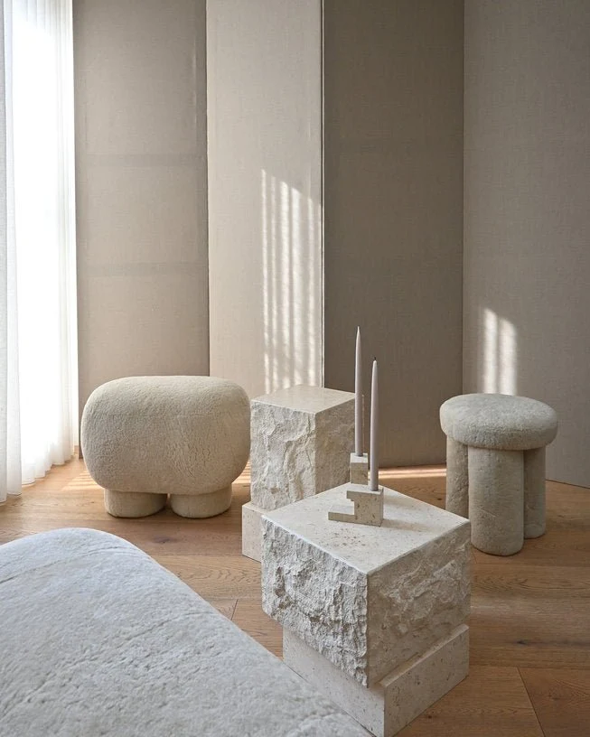 Table basse en calcaire 40x42x35cm Temple - 101 COPENHAGEN