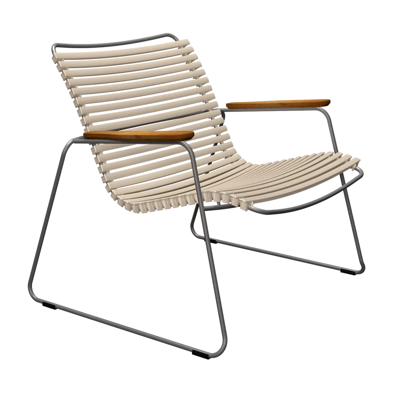 Chaise lounge en métal et plastique beige avec accoudoirs en bambou Click - Houe