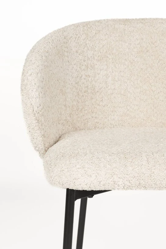 Chaise avec accoudoirs en tissu blanc Elma - The Cool Republic