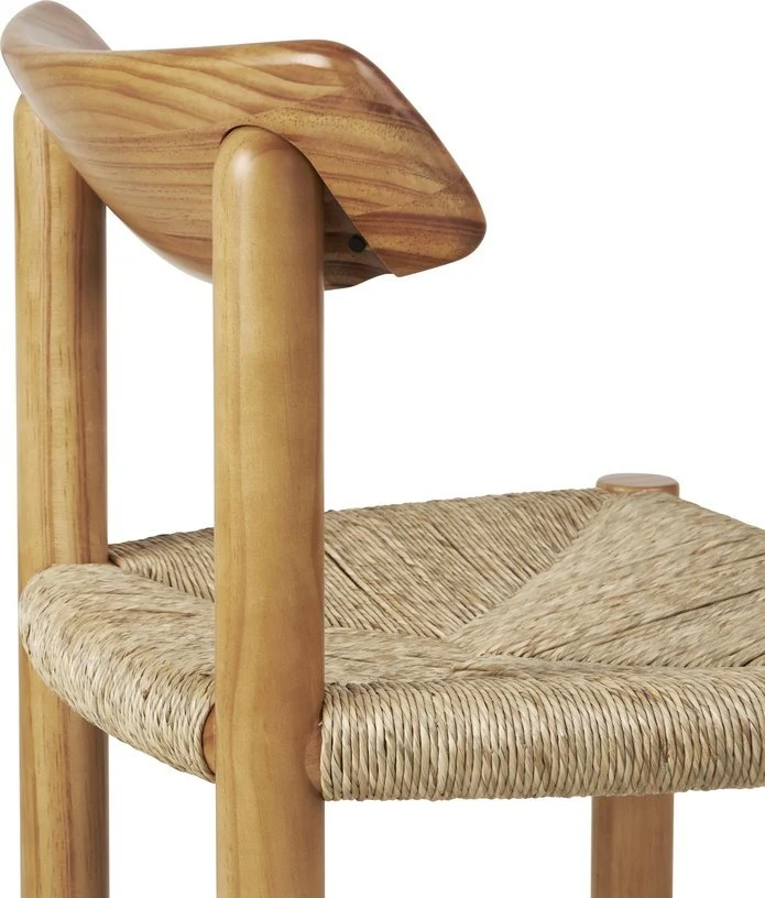 Chaise en bois de pin doré Daumiller - Gubi