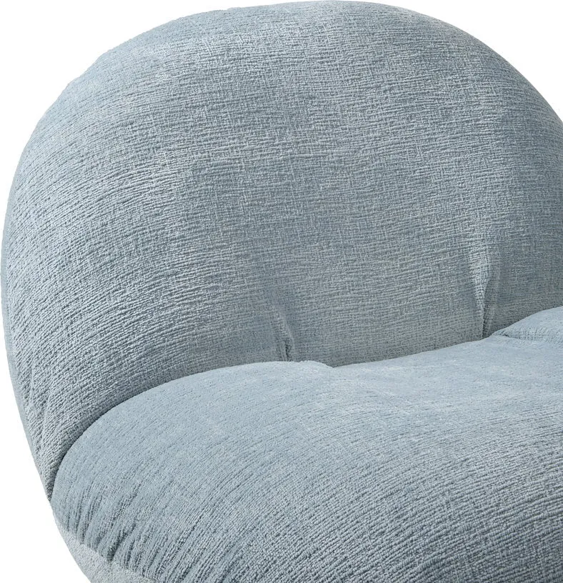 Fauteuil lounge en tissu glamour bleu et métal or nacré Pacha - Gubi