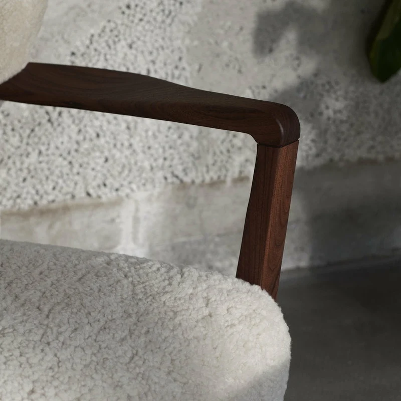 Fauteuil lounge en noyer huilé et laine beige 85 x 85 x 84 cm Wulff ATD2 - &tradition