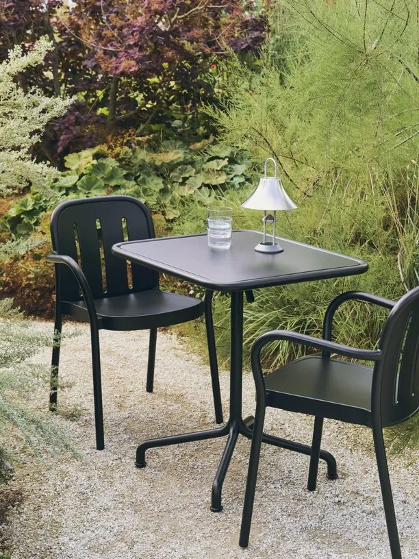 Chaise de jardin avec accoudoirs en métal anthracite Deville - HAY