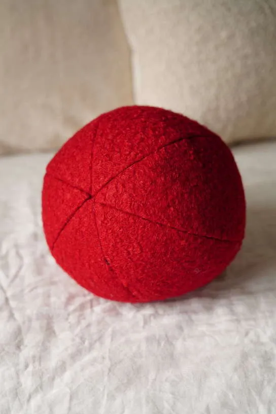 Coussin en tissu bouclé rouge 20xcm Teddy - Home Design