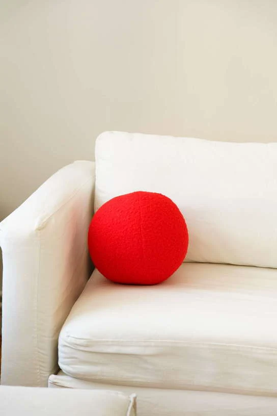 Coussin en tissu bouclé rouge 20xcm Teddy - Home Design