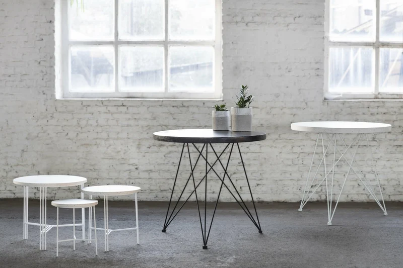 Table blanche d'appoint en terrazzo et métal 40 x 40 cm A. Sciortino - Serax