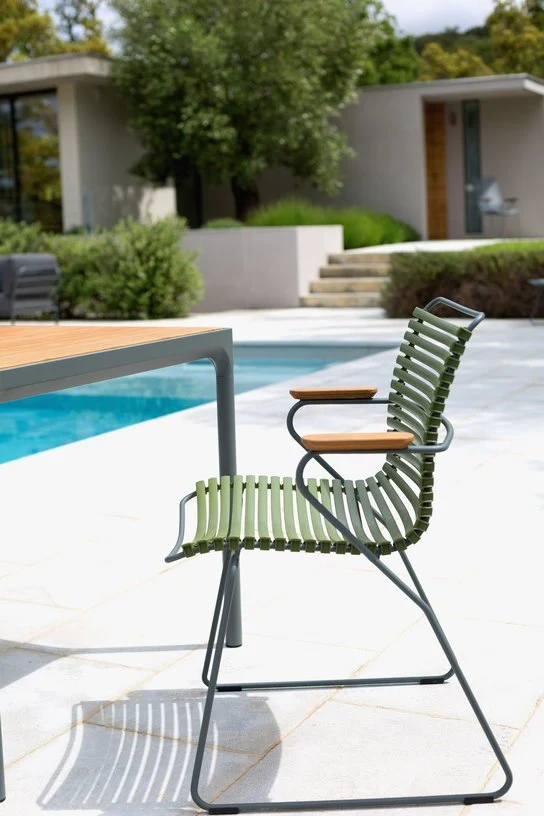 Chaise en métal et plastique jaune citron avec accoudoirs 60x90cm Click - Houe