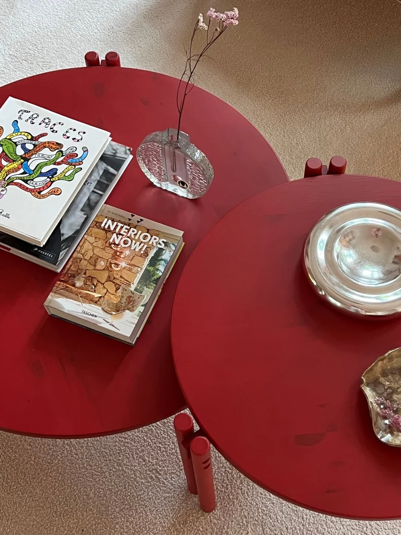 Table basse ronde en pin rouge 80x32cm Sticks - Karup Design