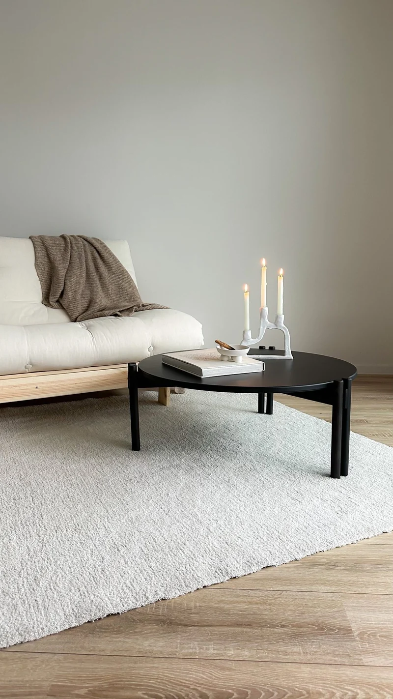 Table basse ronde en pin noir 80x32cm Sticks - Karup Design