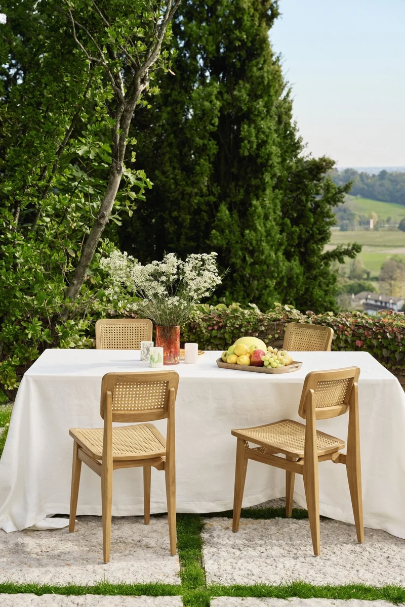 Chaise de jardin en bois de teck et cannage C-Chair - Gubi