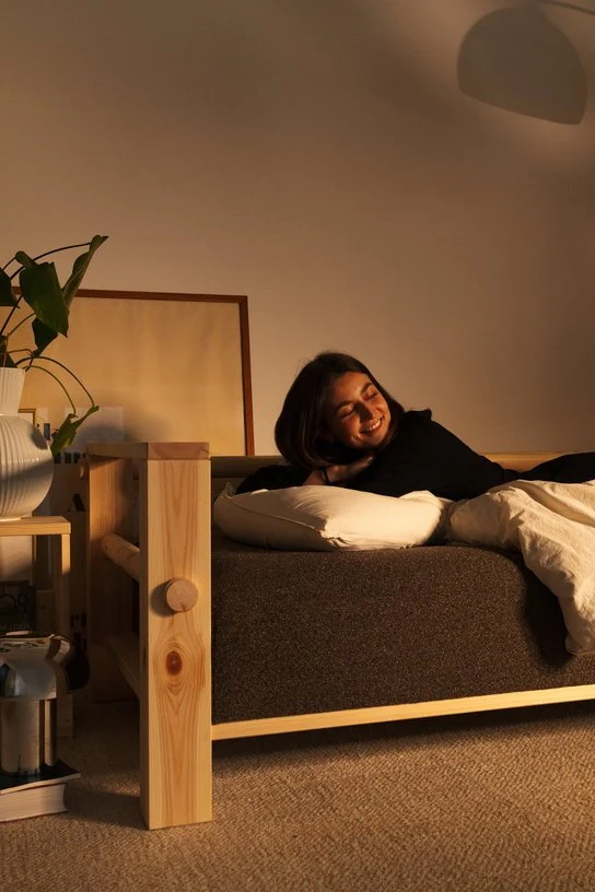 Canapé en pin et son futon soft chalk 94x225x82cm Bare - Karup Design