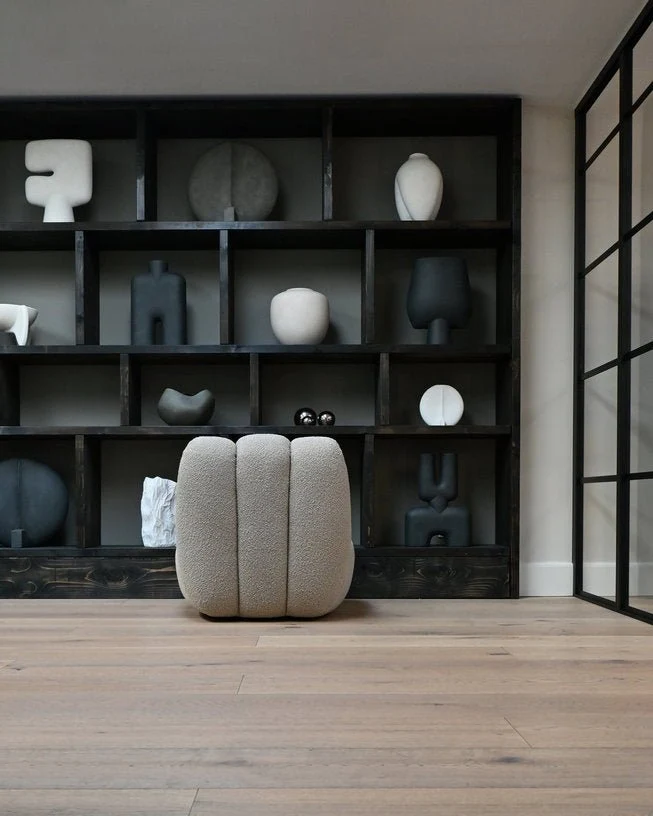 Fauteuil design en tissu bouclé beige Toe - 101 COPENHAGEN