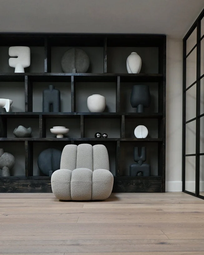 Fauteuil design en tissu bouclé beige Toe - 101 COPENHAGEN