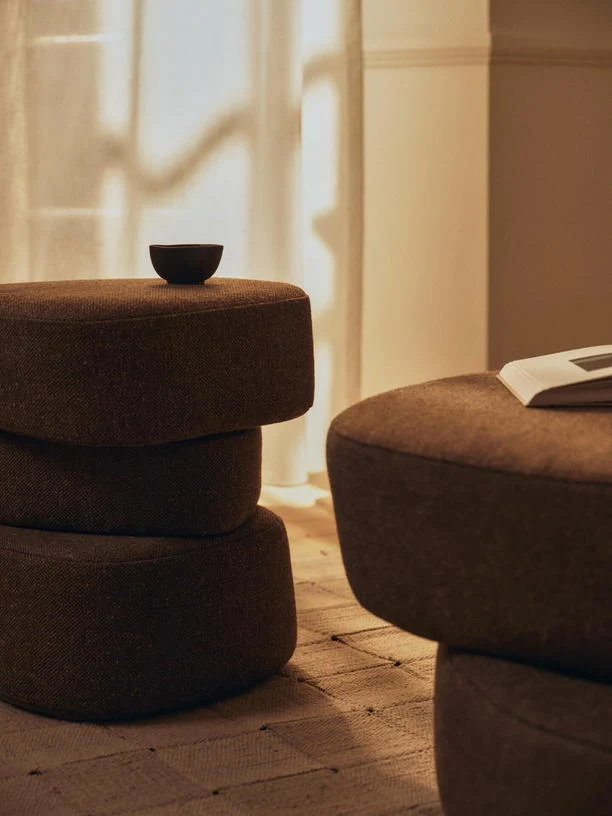 Pouf en polyester marron 43x41x46cm Plyo - Ferm Living