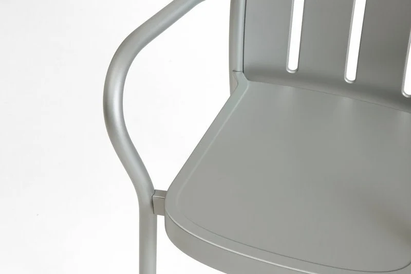 Chaise de jardin avec accoudoirs en métal gris argenté Deville - HAY