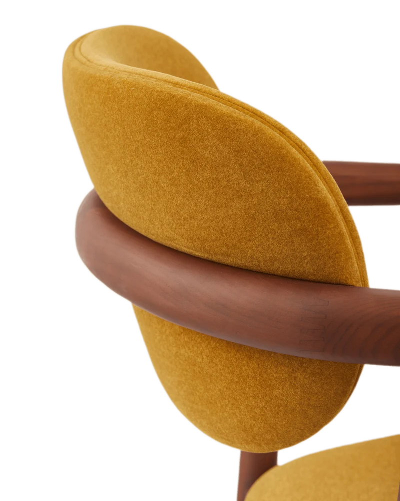 Chaise de salle à manger avec accoudoirs en tissu jaune et bois de frêne Soft Henry - Pols Potten