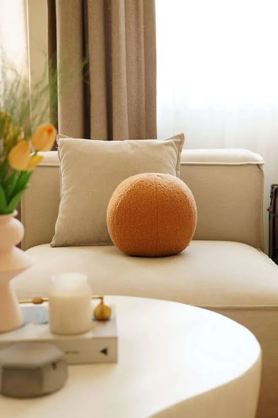 Coussin en tissu bouclé marron 20xcm Teddy - Home Design