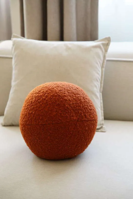 Coussin en tissu bouclé brique 20xcm Teddy - Home Design