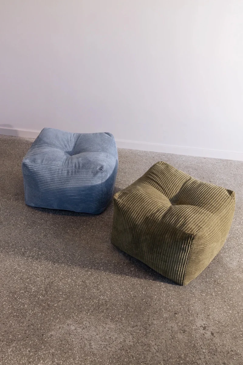 Pouf en velous strié kaki 50x35cm Buddy - Karup