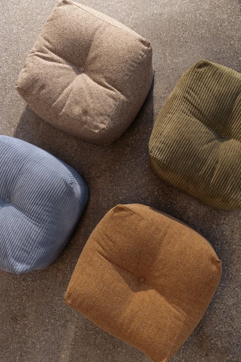 Pouf en velous strié crème 50x35cm Buddy - Karup