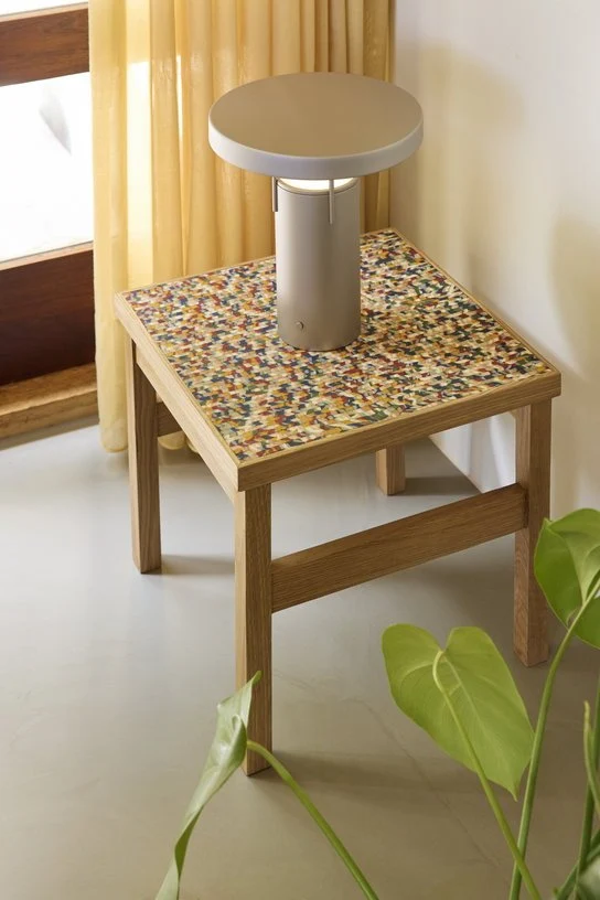 Table d'appoint carrée en bois de chêne 40x40x38cm Confetti - Hübsch