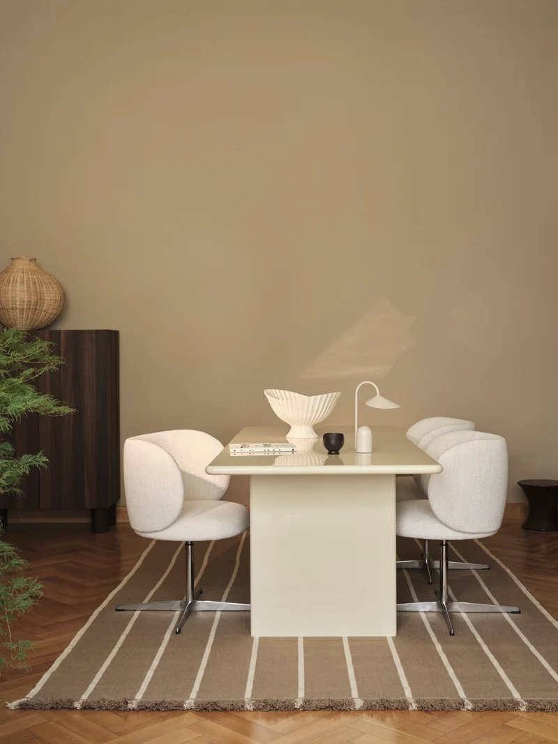 Ferm Living Calm Kelim Teppich - 200 x 300 - Dark Sand/Off-white
