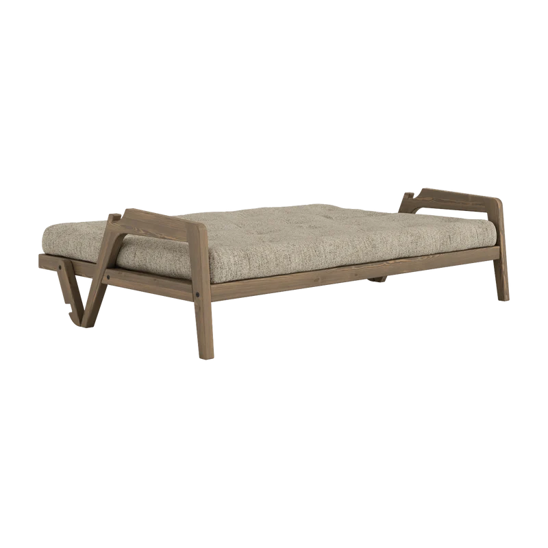 Canapé convertible en pin foncé avec son matelas futon warm sand Grab - Karup Design