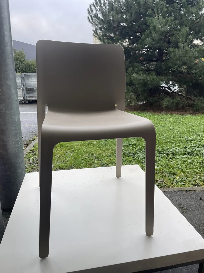 Chaise en polypropylene beige First Modèle d'exposition - Magis