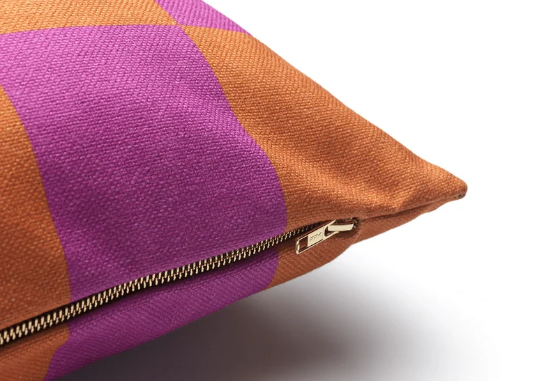 Coussin carré à carreaux en tissu violet et orange 60x60cm Striped - Fest Amsterdam