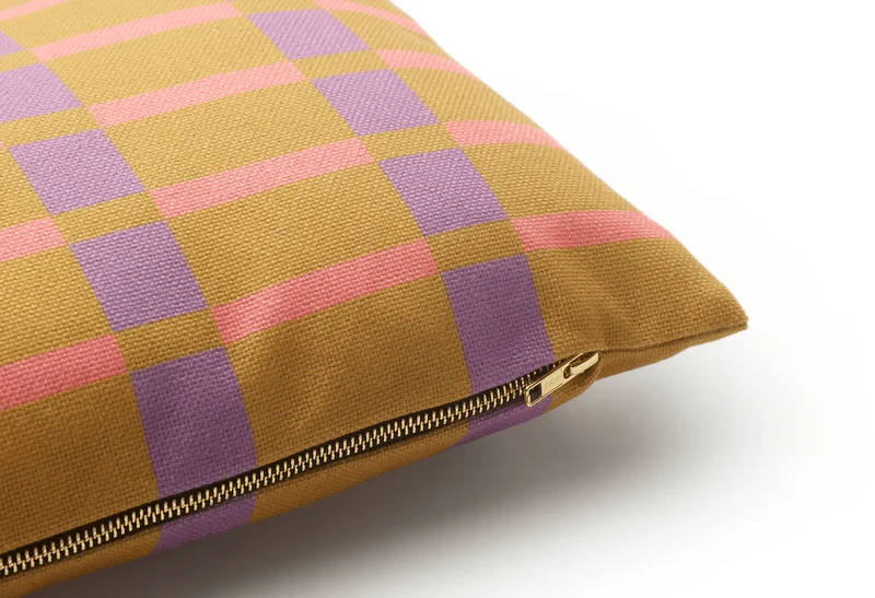 Coussin rectangulaire à carreaux en tissu violet et orange 30x60cm Striped - Fest Amsterdam