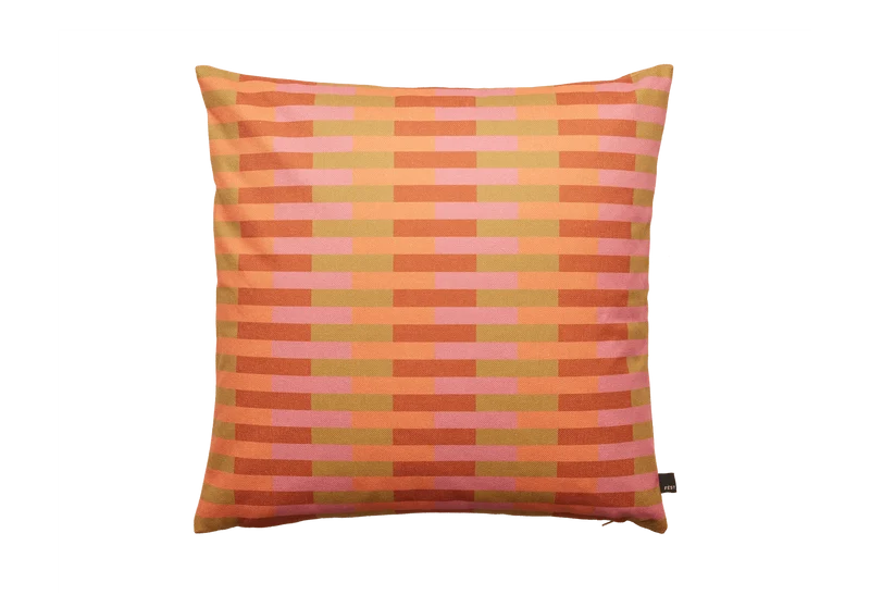Coussin carré à rayures en tissu orange et rose 60x60cm Striped - Fest Amsterdam