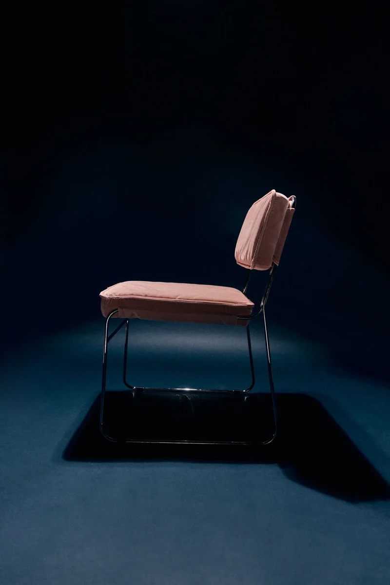 Chaise en velours rose et acier chromé Endless - HKLiving