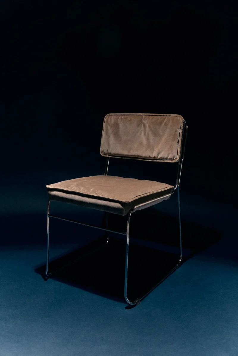 Chaise en velours marron et acier chromé Endless - HKLiving