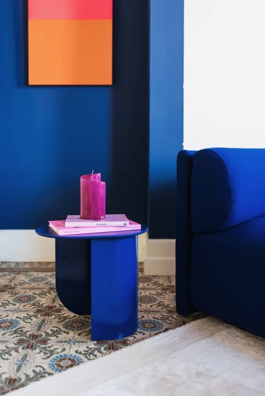 Table d'appoint en bois de hêtre bleu cobalt 32x44x40cm Plateau - Fest Amsterdam