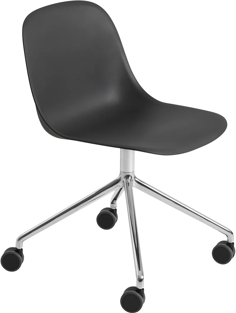 Chaise de bureau noire à roulettes Fiber - Muuto