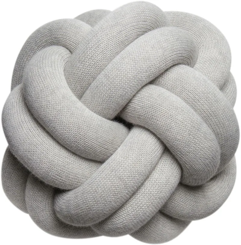 Coussin gris clair Knot 30cm - Design House Stockholm