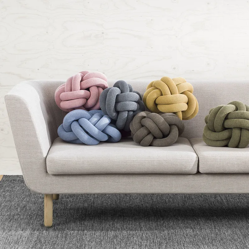 Coussin gris clair Knot 30cm - Design House Stockholm