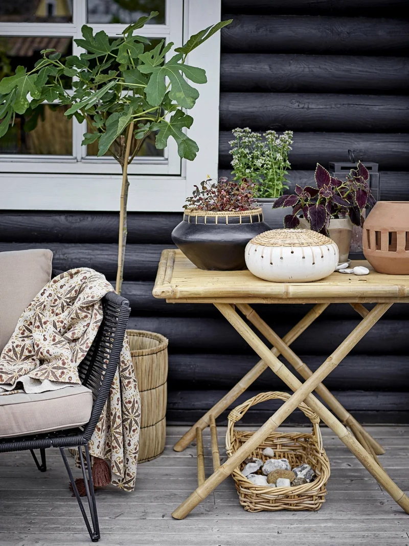 Fauteuil en métal noir outdoor Mundo - Bloomingville
