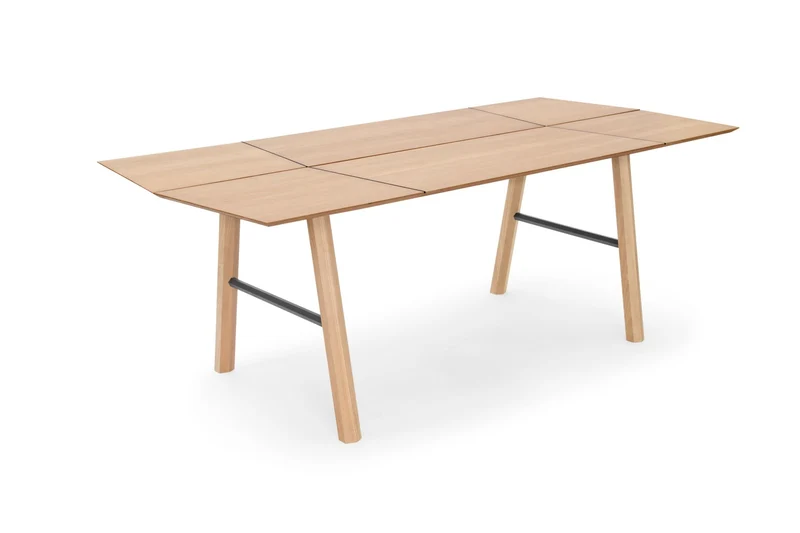 Table en chêne et pieds noirs SAVIA - Woodendot
