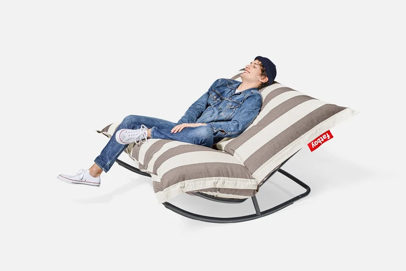 Fauteuil à bascule extérieur en métal noir avec coussin rayé marron cacao crème Rock 'n Roll Combi - Fatboy