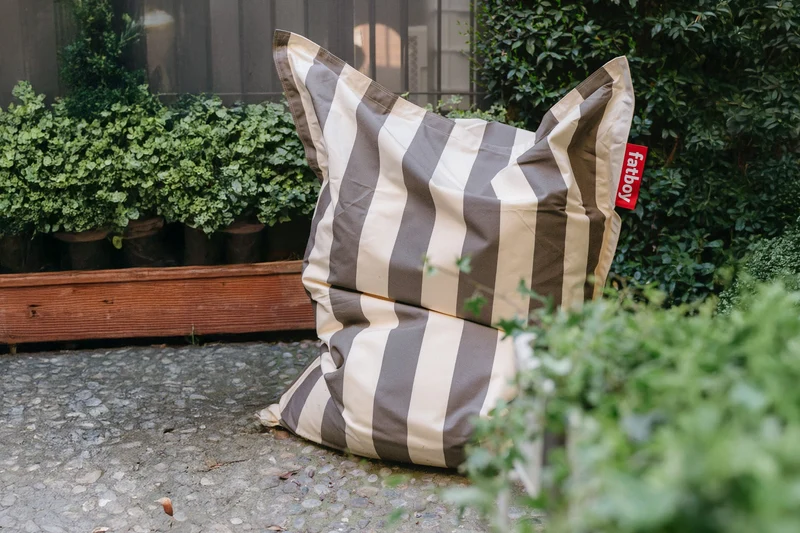 Fauteuil à bascule extérieur en métal noir avec coussin rayé marron cacao crème Rock 'n Roll Combi - Fatboy